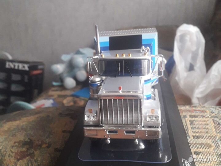 Модель грузовика GMC General