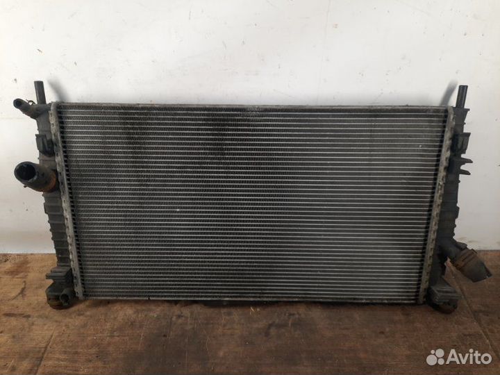 Радиатор основной Ford Focus хэтчбэк 5 дв. 1.8