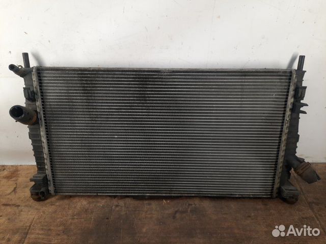 Радиатор основной Ford Focus хэтчбэк 5 дв. 1.8