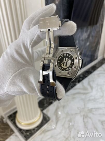 Часы hublot