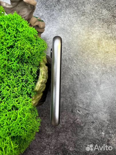 Телефон iPhone 6s