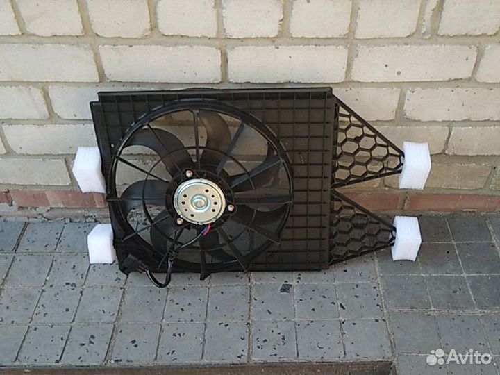 Диффузор радиатора Volkswagen Polo Sed. 6R0959455D