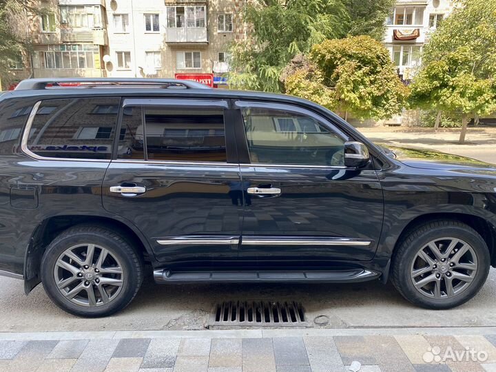 Lexus LX, 2015