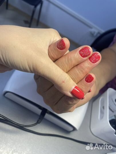 Модель на маникюр