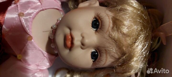 Кукла фарфоровая Жюли 35 см Angel Collection