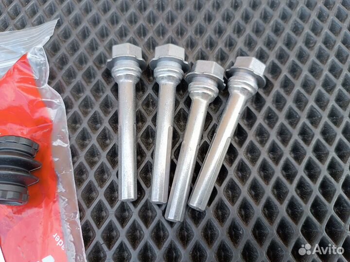 Направляющие заднего тормозного суппорта TRW