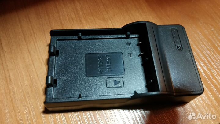 Зарядное устройство Nikon EN-EL14 EN-EL14a