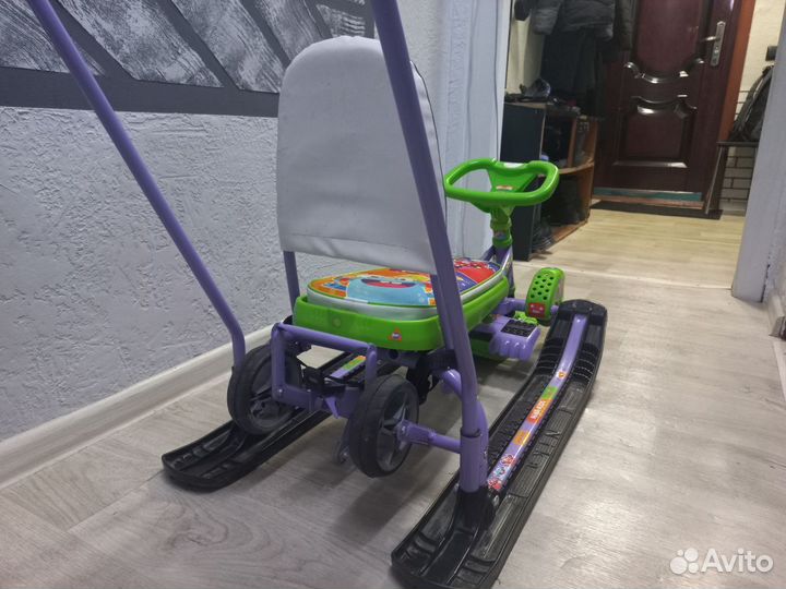 Снегокат с ручкой и колесами