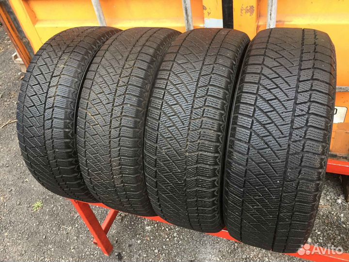 Continental ContiVikingContact 6 205/60 R16 108F