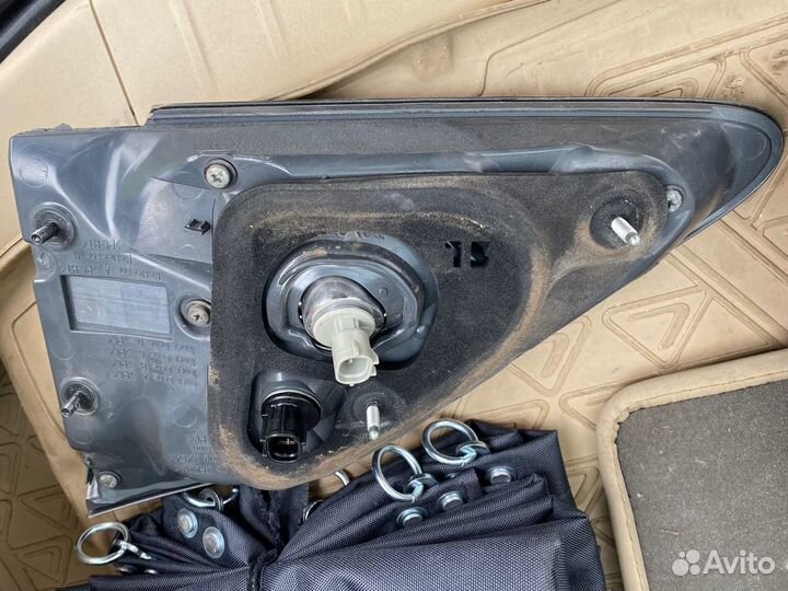 Задние левые стоп фары Lexus Rx для ремонта