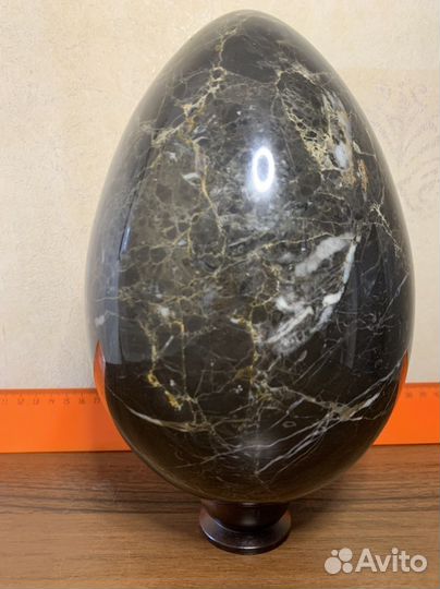 Мрамор. Форма большое яйцо