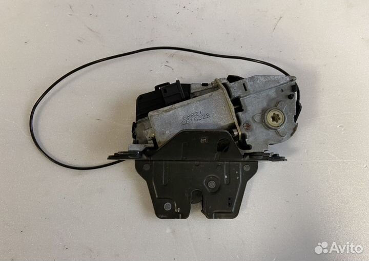 Замок крышки багажника BMW X5 e53 с доводчиком