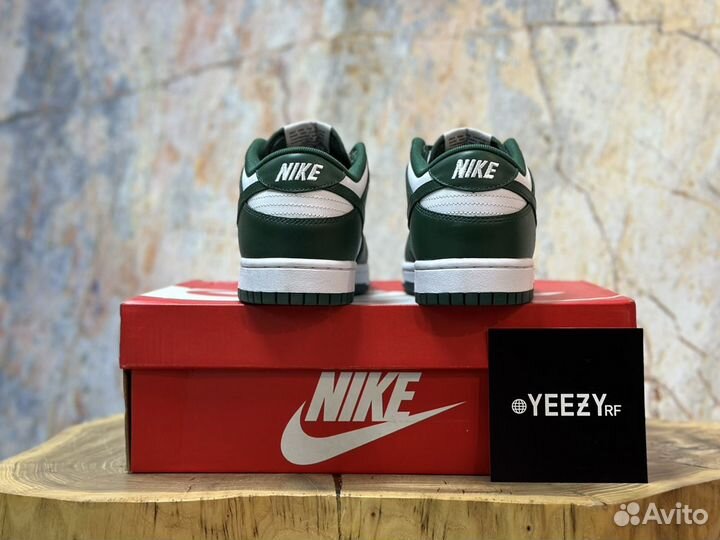 Кроссовки Nike Dunk Low Michigan State