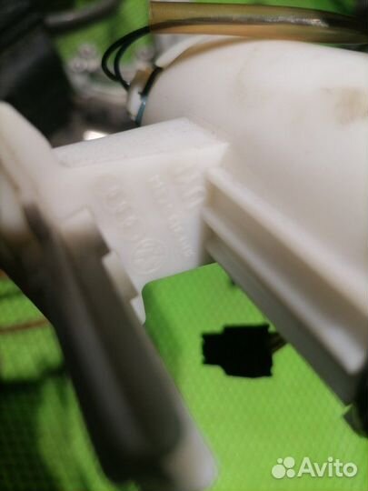 Датчик уровня топлива Audi A8 D3 BPK 2006