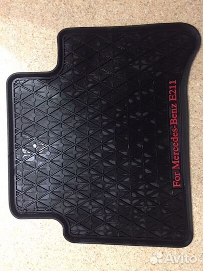 Оригинальные резиновые коврики на mercedes