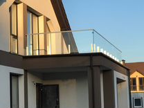 Стеклянные перила для балконов и террас