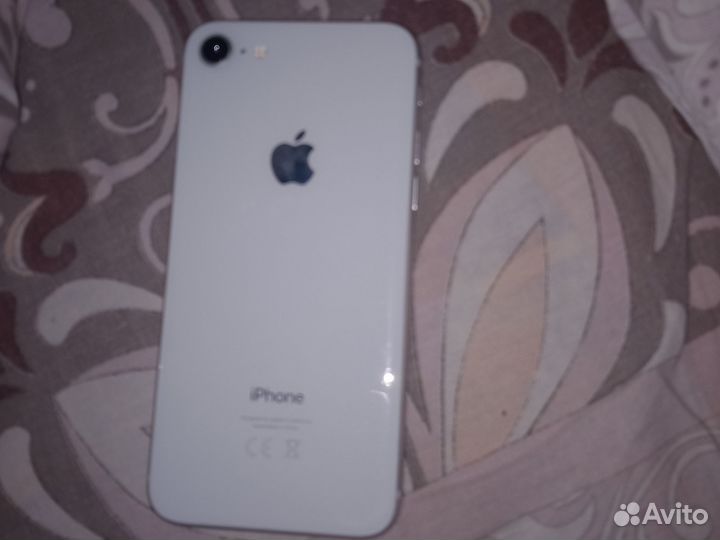 Телефон iPhone 8 64 gb