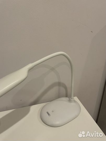 Настольная лампа