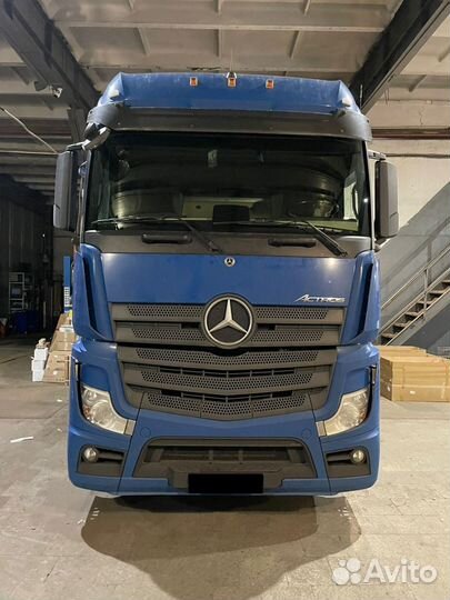 Лобовое стекло Mercedes Benz Actros