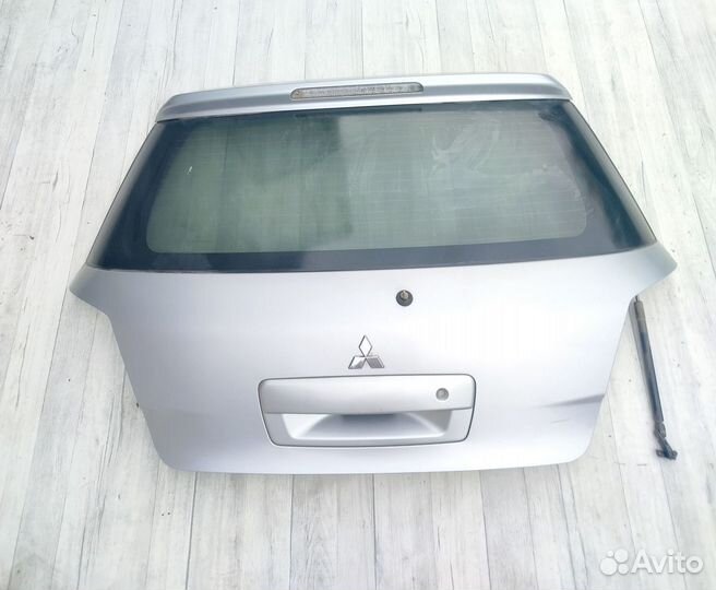 Крышка багажника в сборе Mitsubishi Outlander, I