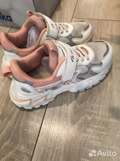 Кроссовки для девочки 35 размер
