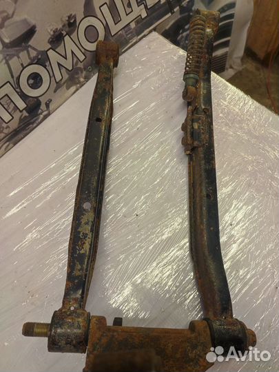 Кулак задний Nissan Primera P10