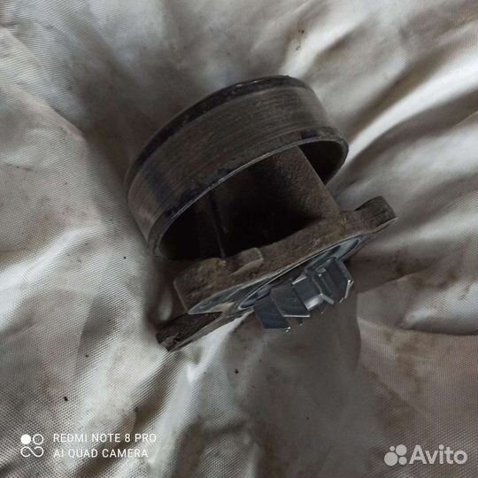 Водяной насос(помпа) на Ниссан хтрейл Т31