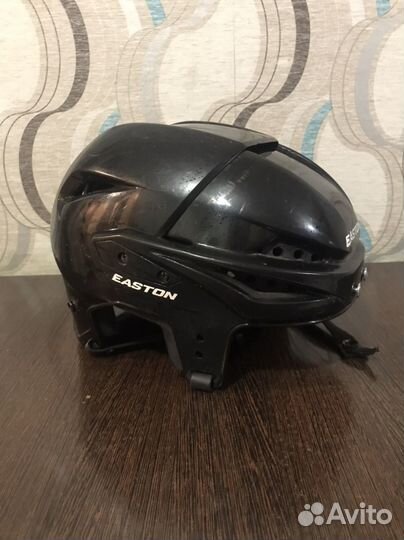 Хоккейный шлем