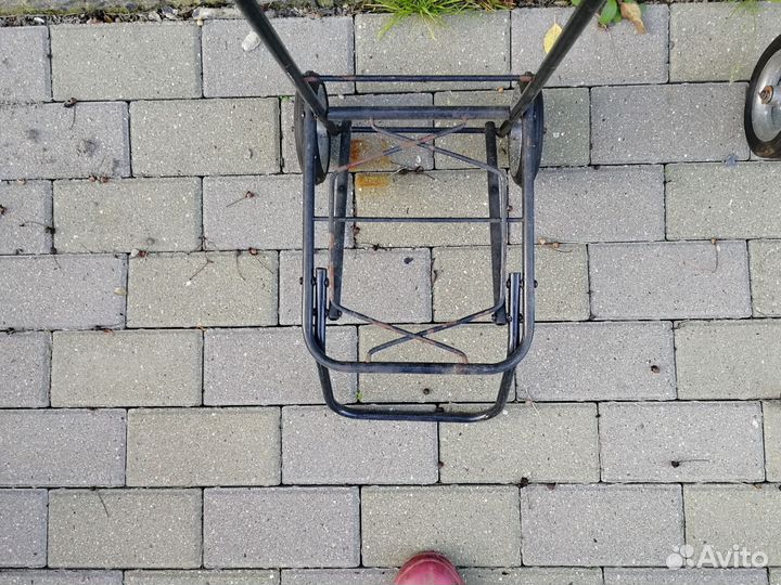 Тележка на колесах