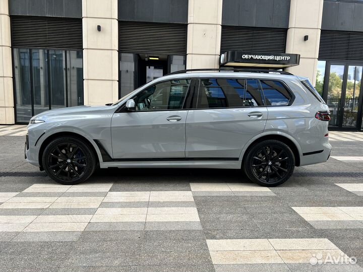 BMW X7 3.0 AT, 2023, 221 км
