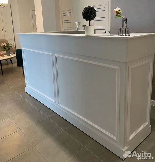 Стойки ресепшн