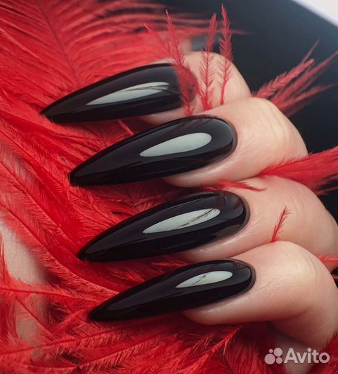 Маникюр, педикюр, наращивание ногтей