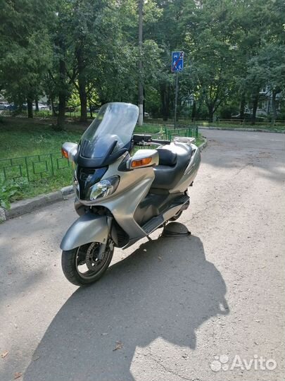 Максискутер Suzuki burgman (skywave) 650