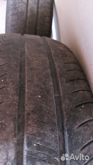 Michelin Agilis 215/60 R16