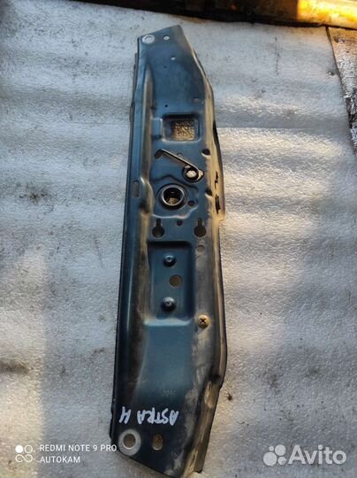 Верхняя планка радиатора Opel Astra h