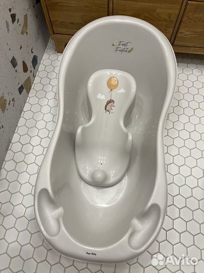 Ванночка для купания с горкой для новорожденного