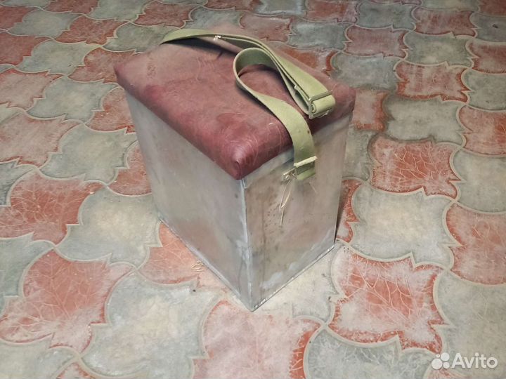 Зимний рыболовный ящик