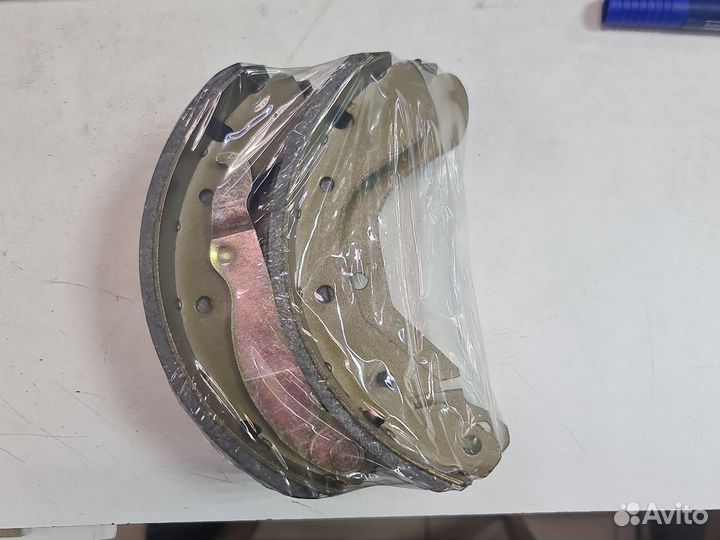 Колодки тормозные барабанные задние Allied Nippon