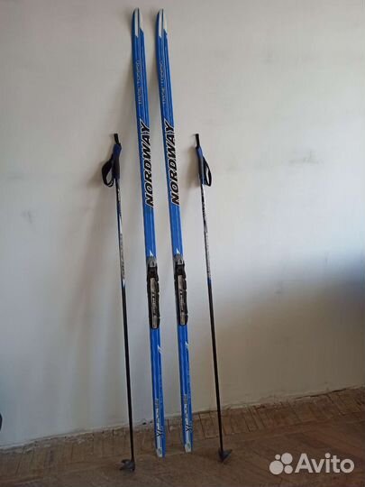 Комплект: Беговые лыжи, палки, крепления, ботинки