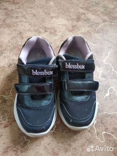 Кроссовки для девочки 33размер