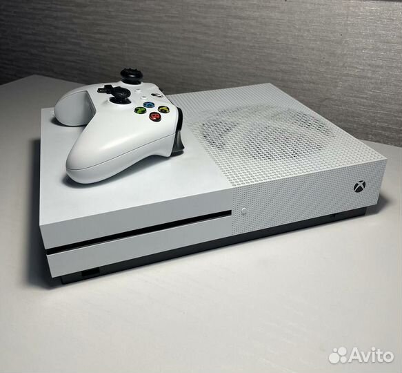 Xbox One s 1tb с играми