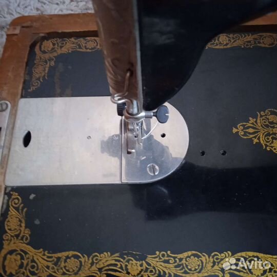 Швейная машина бу