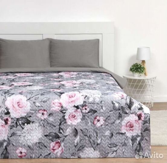 Покрывала стеганные новые