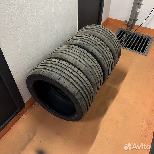 Kumho Ecsta PS71 235/40 R18