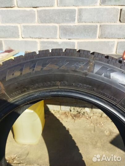Bridgestone Blizzak Spike-02 205/60 R16