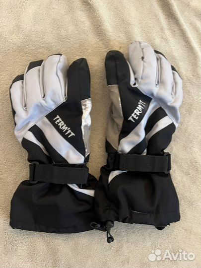 Горнолыжные перчатки