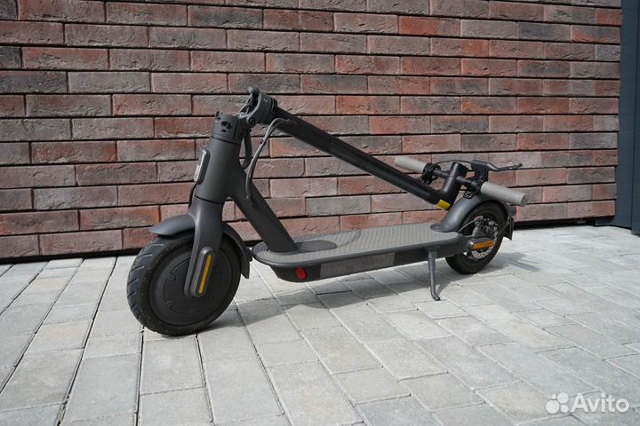 Электросамокат Xiaomi Mi Electric Scooter 1S
