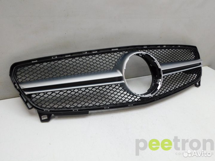 Б/У Б/У Решетка радиатора новая A1768880100