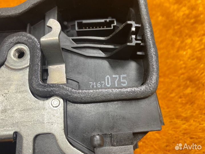 Замок двери задний левый Bmw 5-Series E60 N52B25A