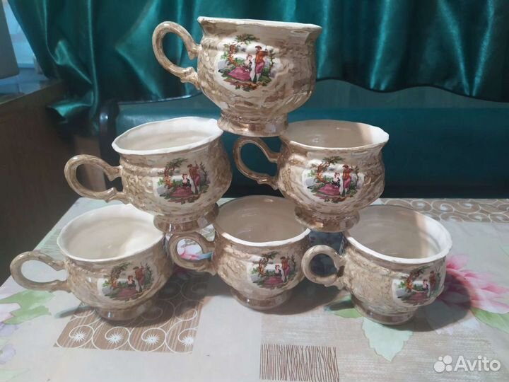 Фарфоровые чашки